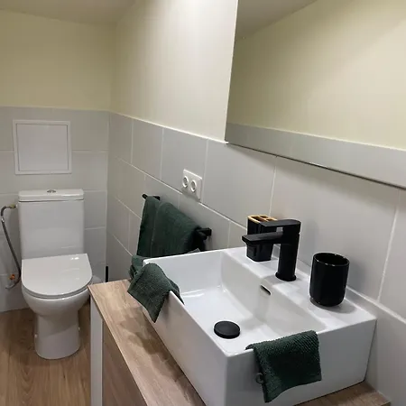 Tilley Lounge Tiny House *